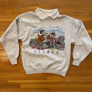 Hanes Gray Crewneck Sweatshirt with White Collar and Alaska Graphic